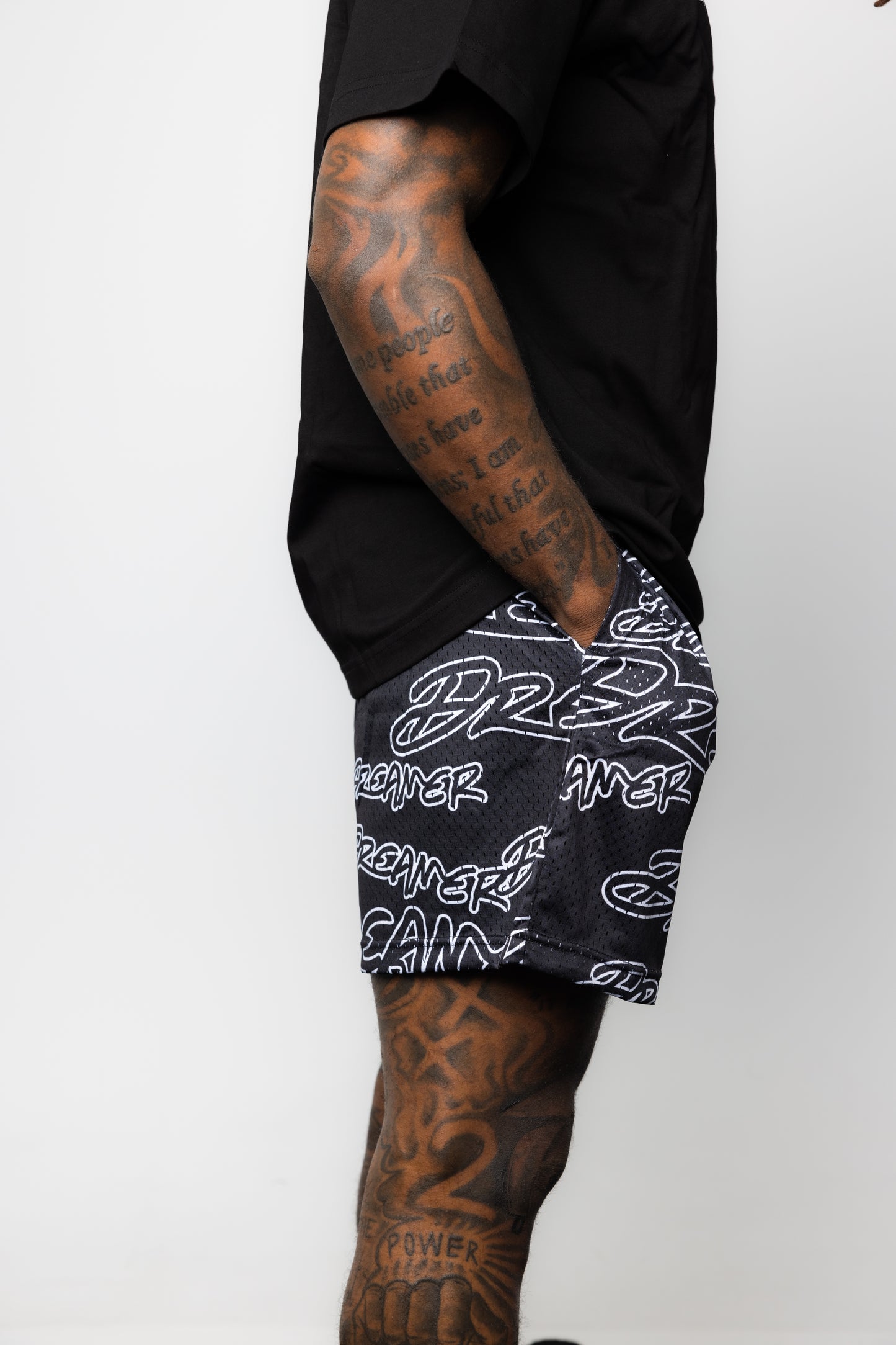 Outline Shorts Black - Black