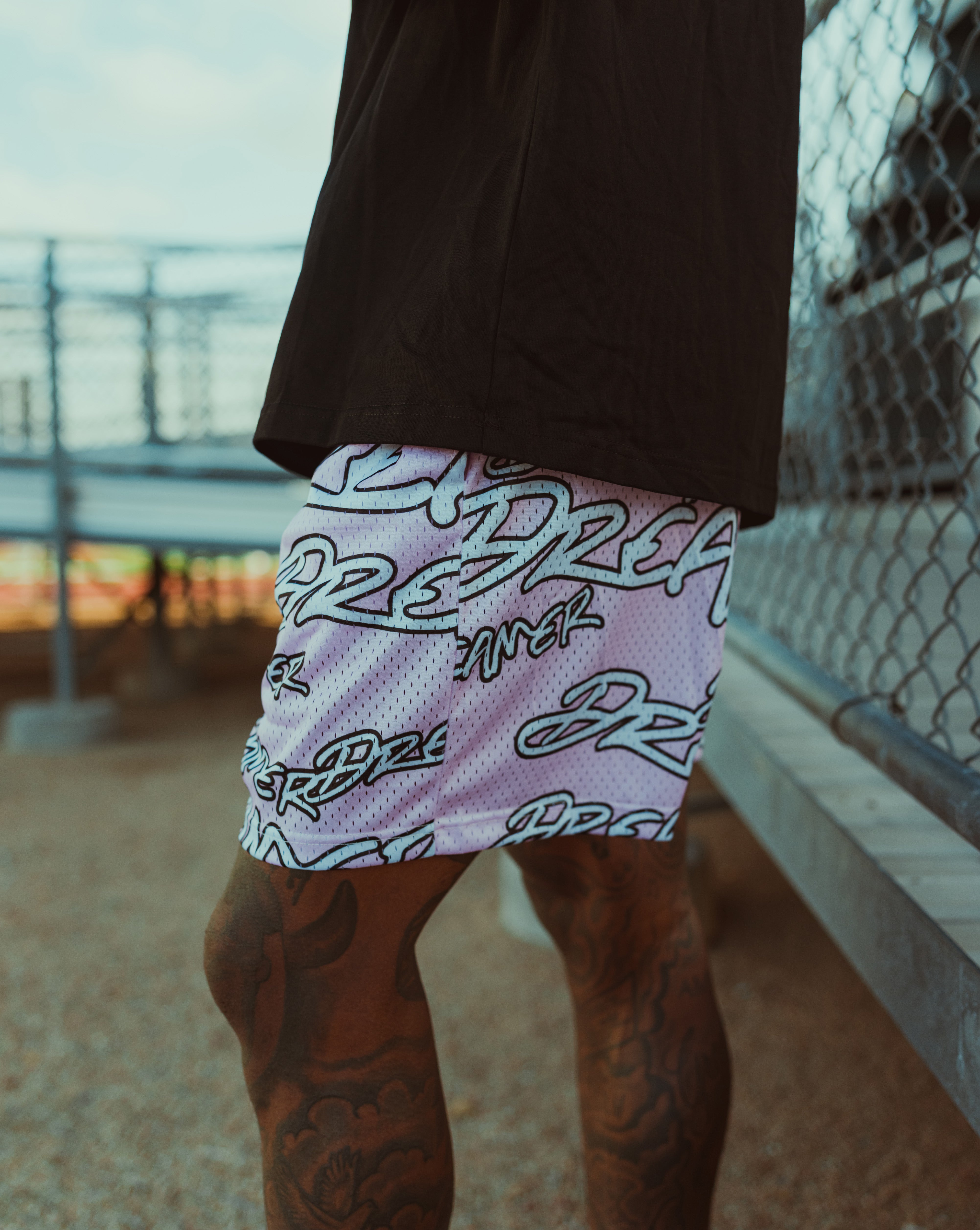 Dreamer Shorts - Outline Pink