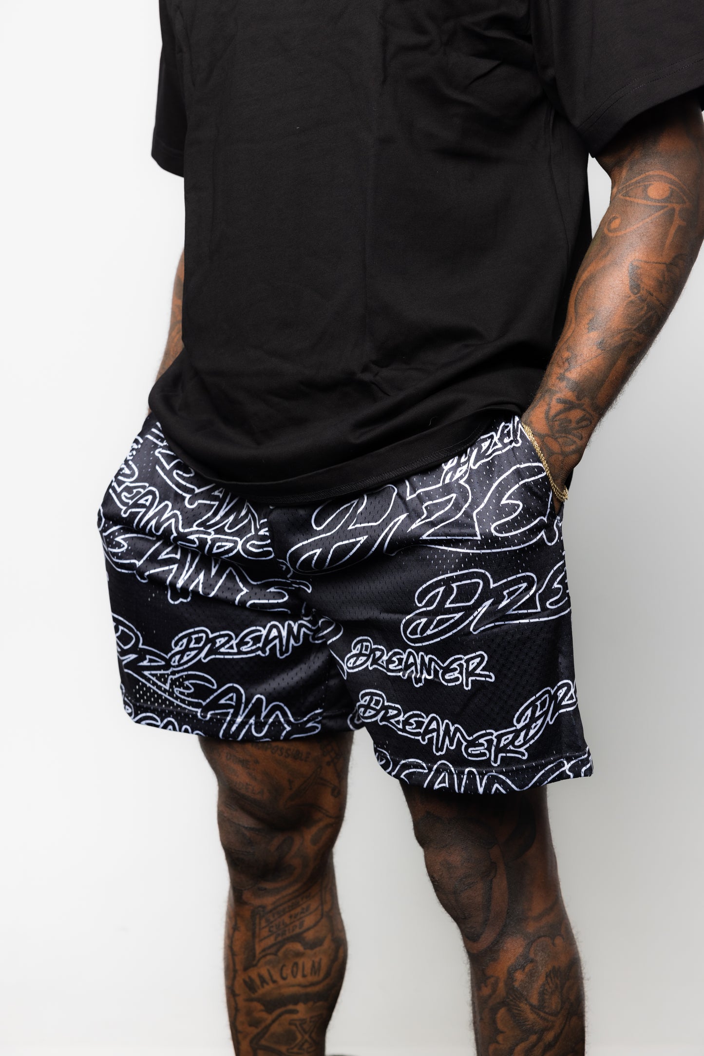 Outline Shorts Black - Black